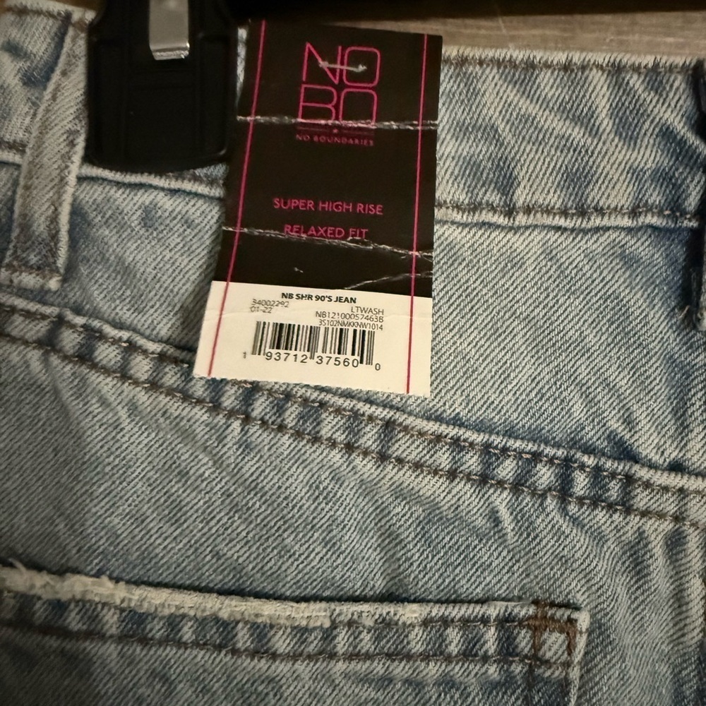 No Boundaries Super High Rise Relaxed Fit Jeans in Light Blue - Picture 2 of 3
